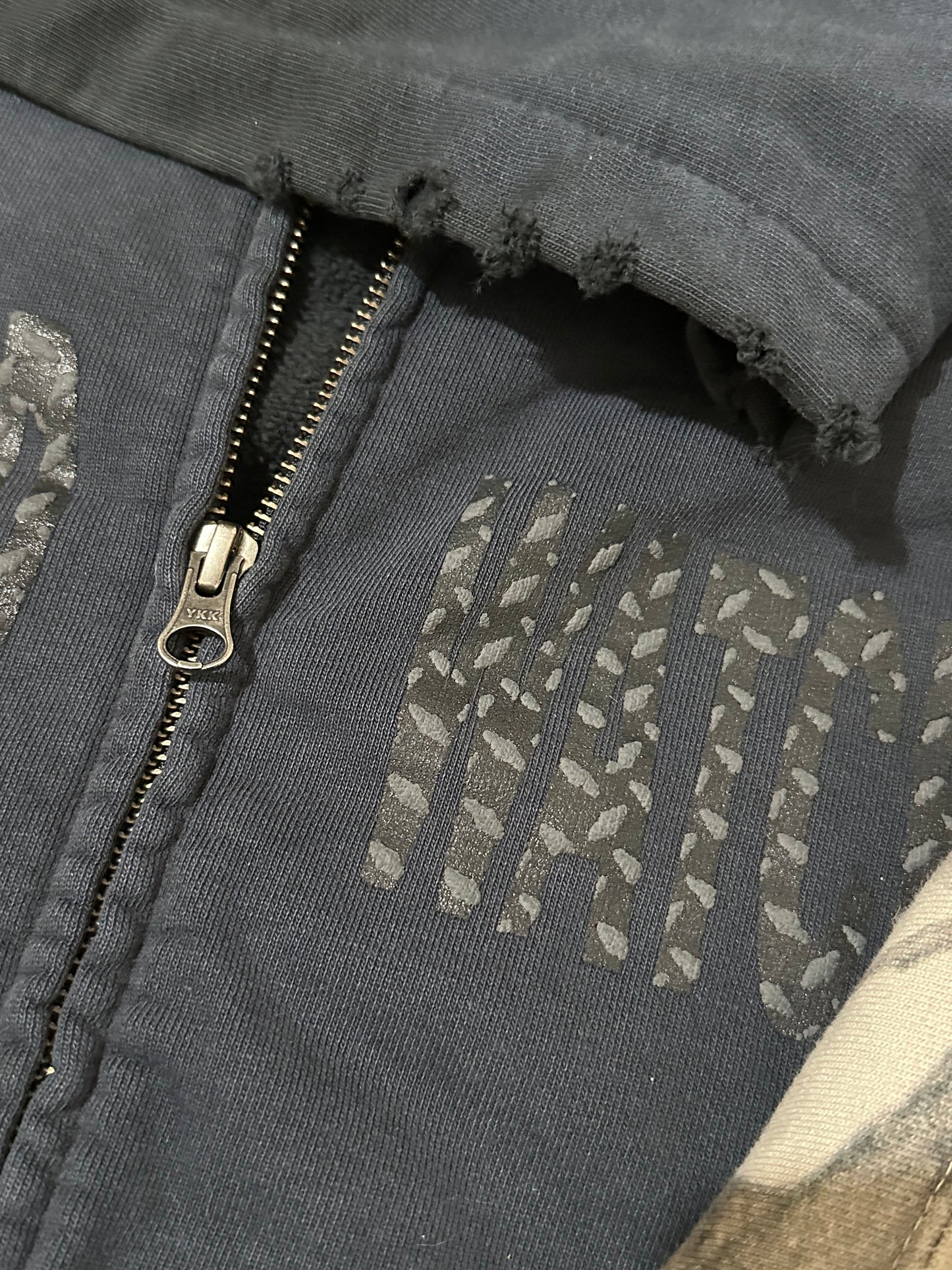 DIAMOND PLATE ZIP UP (BLACK)